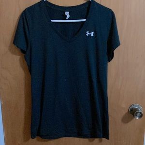 Black under armour tee